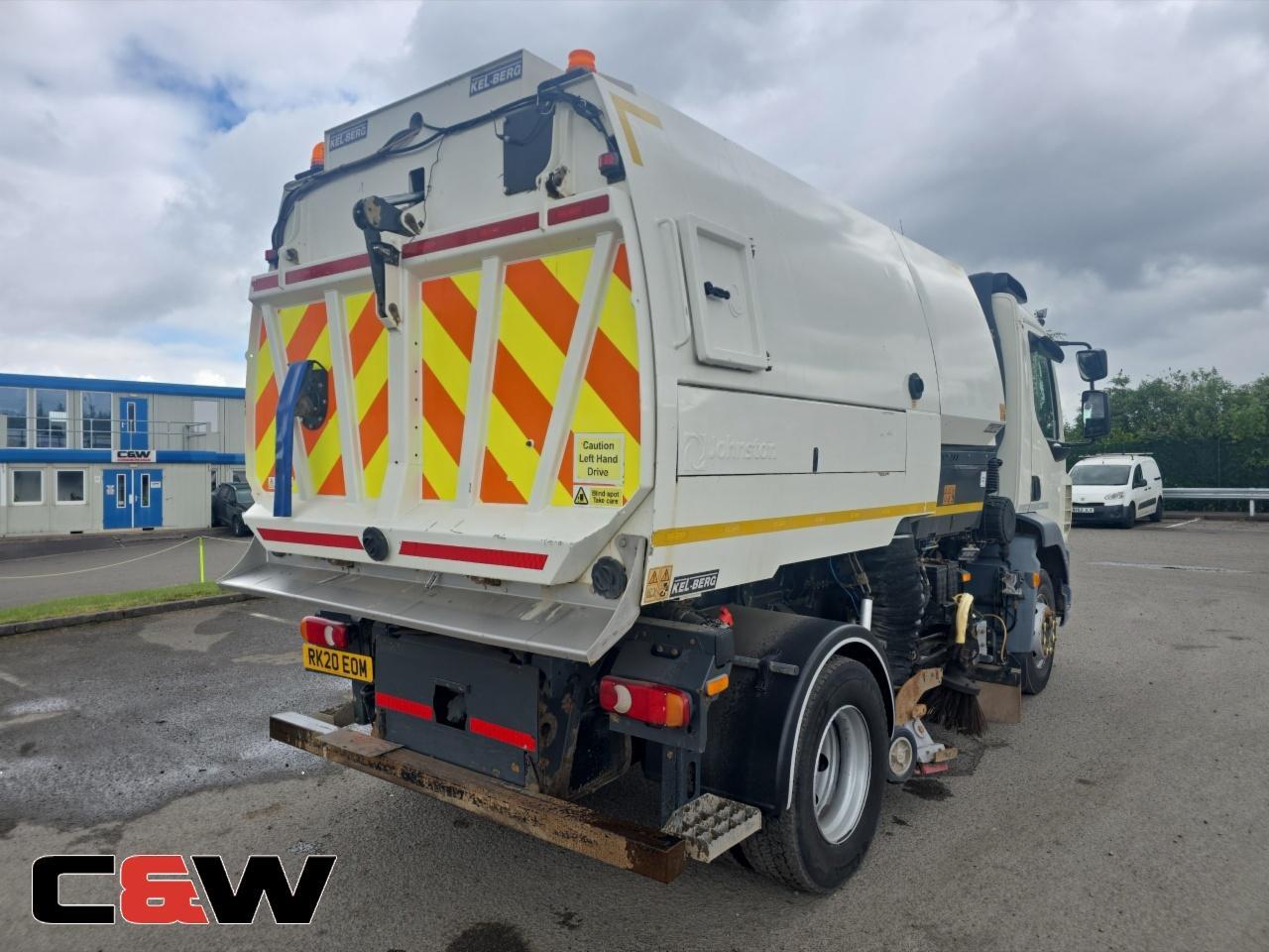 Vehicle image 15